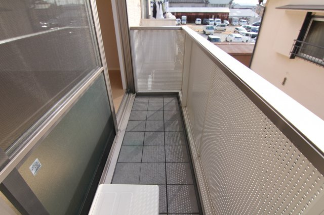 【バルコニー】 | シャッター付き雨戸