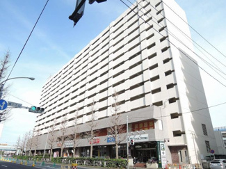 【外観】 | マンション1階にスーパー・2階にお食事処があり、とても便利です♪