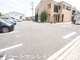 【駐車場】