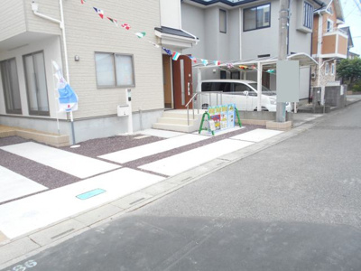 【前面道路含む現地写真】 | 岩槻区　岩槻　全4棟　1号棟 ラスト1棟 | 2880万円から2680万円に価格変更。