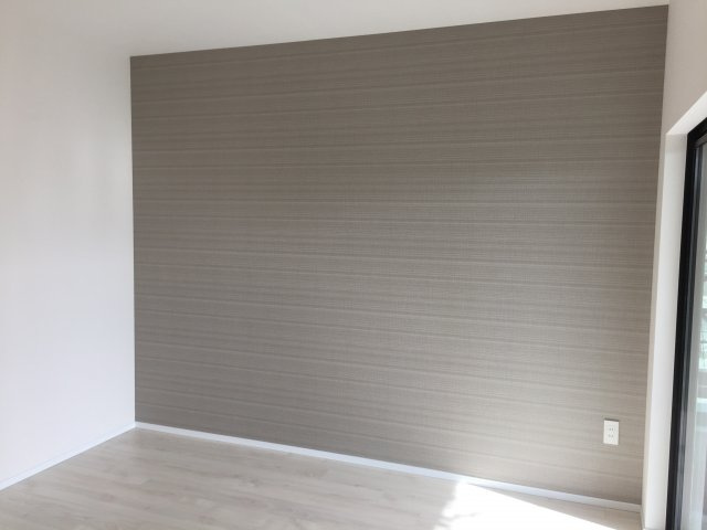 【寝室】 | LA MIA CASA | 主寝室の壁は一面をアクセントクロスを設置し落ち着きのある空間