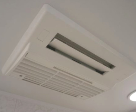 【浴室】 | LA MIA CASA | 雨の日や夜間の洗濯物の乾燥に便利な浴室暖房乾燥機をご用意！