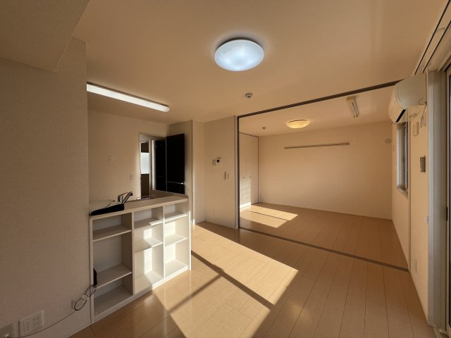 ルミエール新道の居間・リビング|DK9.7帖、南洋室6帖