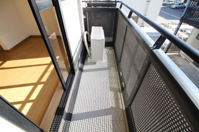 【バルコニー】 | ラッキー下中野