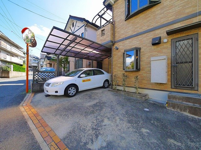 学園朝日町戸建（学園朝日町6）の駐車場