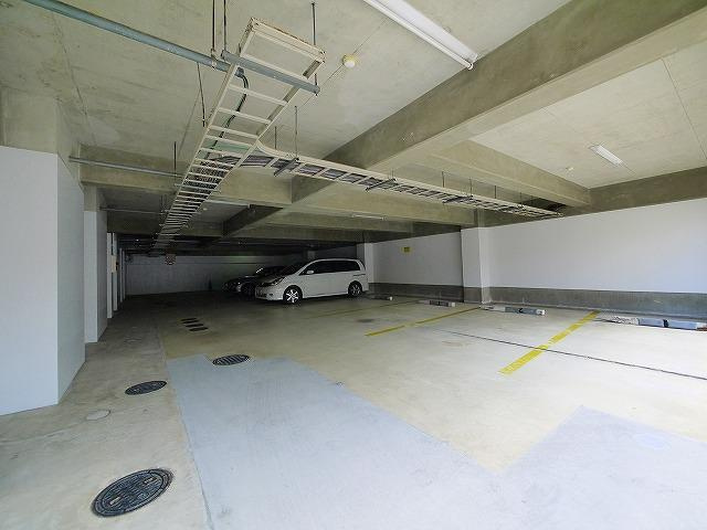 グランシャリオ生駒の駐車場|カースペースがあります