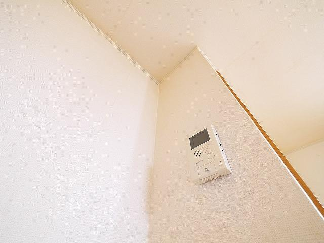コモドビラⅧのセキュリティ|モニター付きインターホンついています