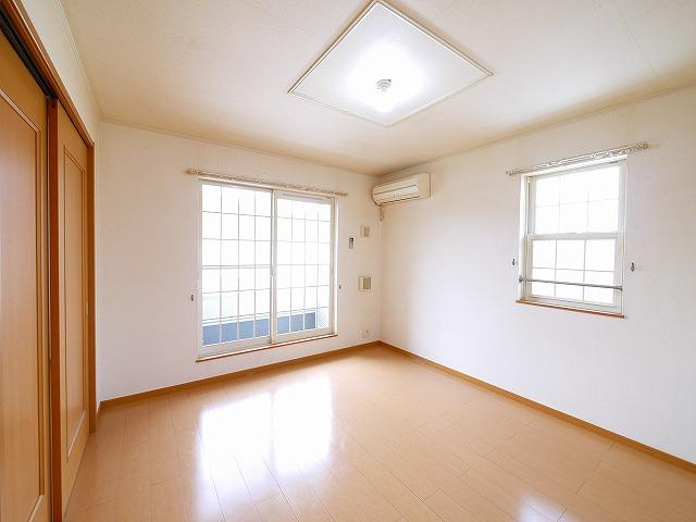 コモドビラⅧの居間・リビング|使いやすいリビングです