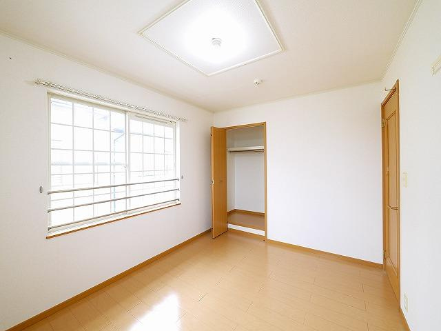 コモドビラⅧの内装|明るい色調の室内です