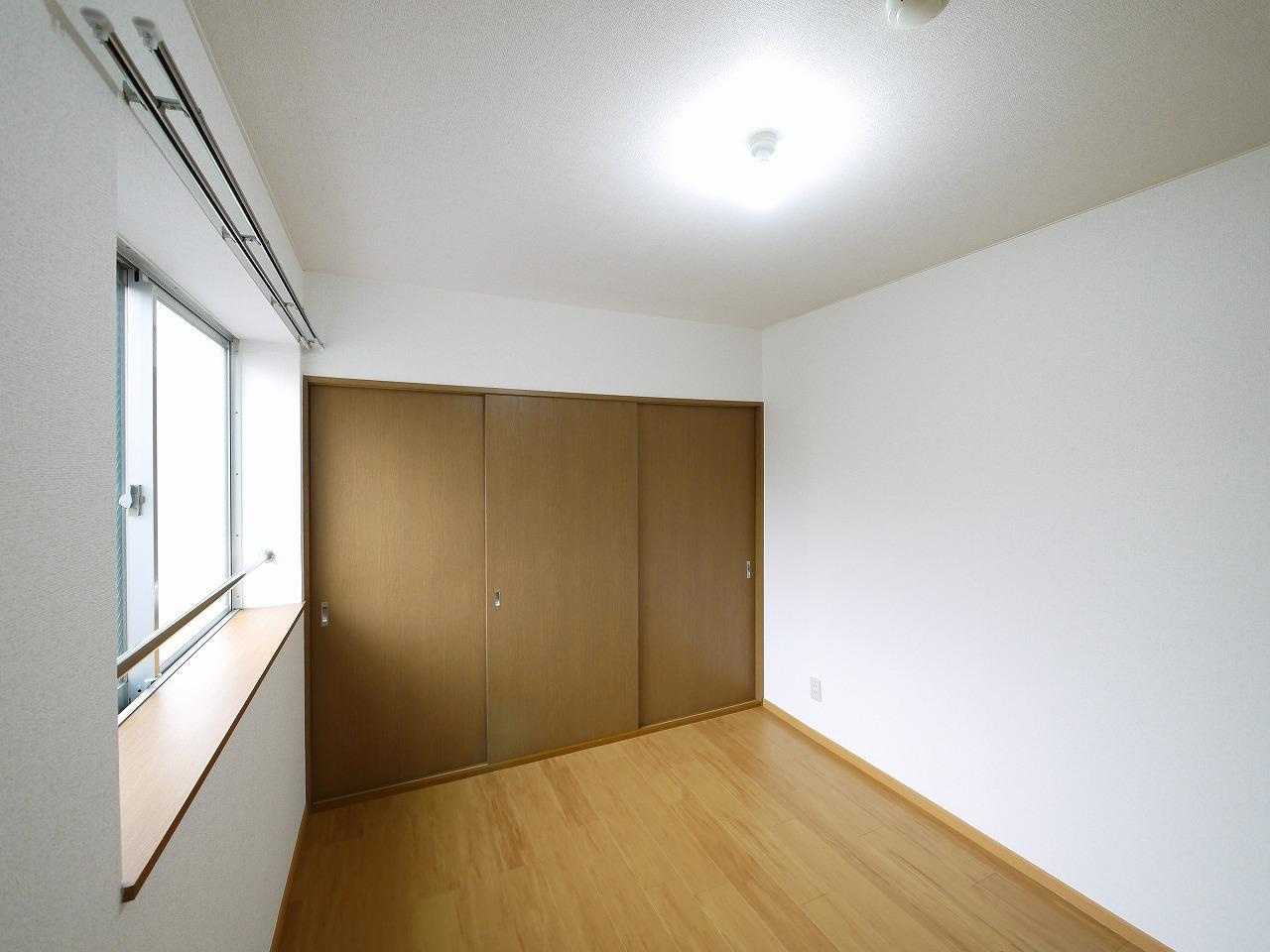 エスポアールの内装|個人の部屋や寝室として使える洋室です