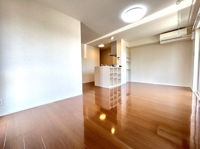 オーベル向中野Bの居間・リビング