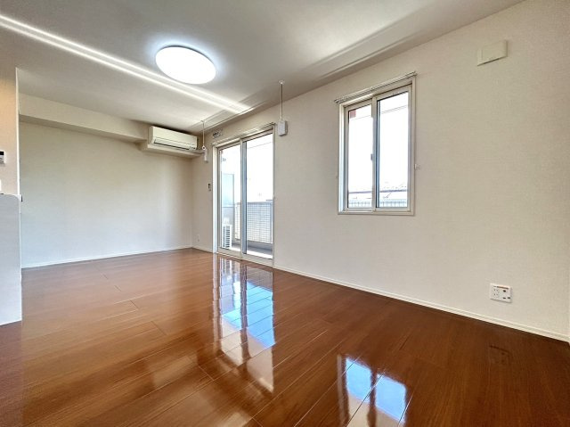 オーベル向中野Bの居間・リビング