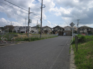【前面道路含む現地写真】