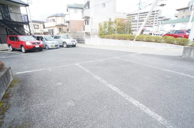 シャルムオーリンⅠの駐車場