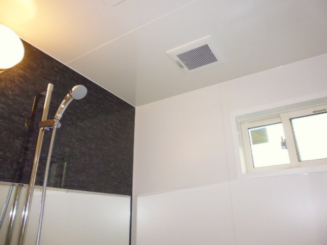 ラルーチェの浴室