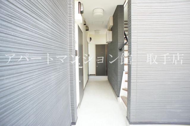 プレシャスアース取手の玄関