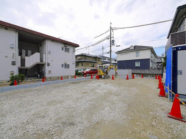 メゾンソワニエCの駐車場|広いカースペースがあります