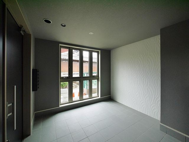 メゾンソワニエCのその他共用部分|ゆとりのあるエントランスです