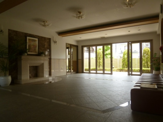 【エントランス】