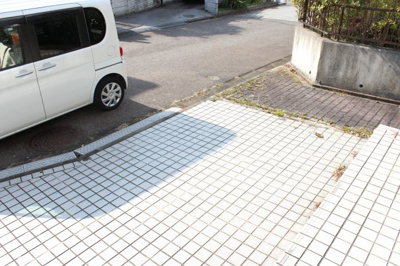 【駐車場】 | 大津市仰木の里６丁目1-12　中古戸建