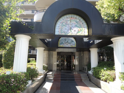 【エントランス】 | メゾンリリアール