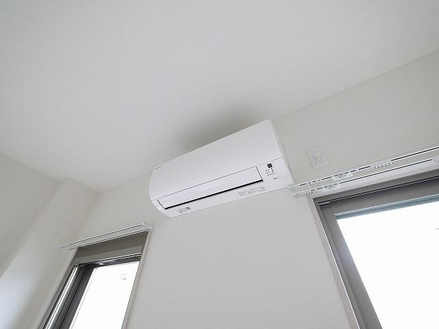 Kフラット三条の設備|エアコン完備で、年中快適にお過ごし頂けます。