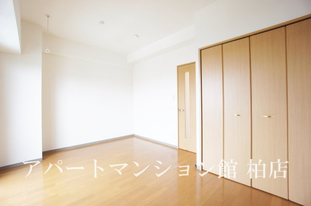 アルバ南柏の寝室
