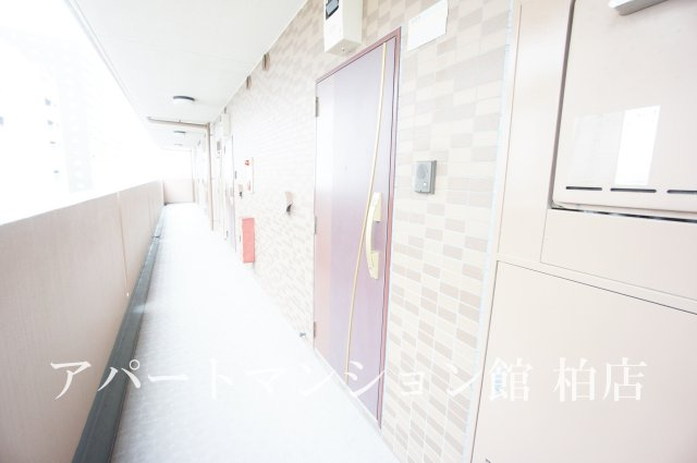 アルバ南柏の玄関