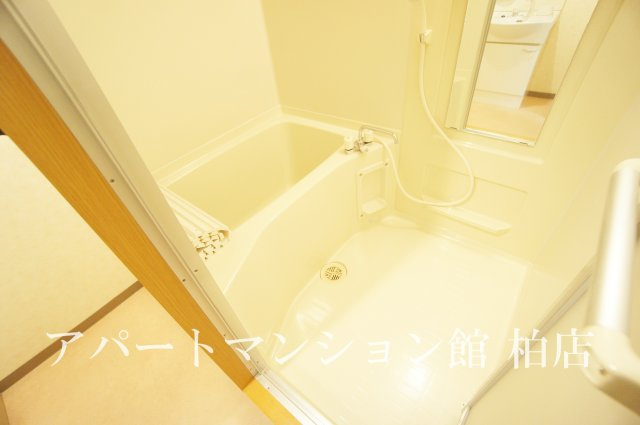 アルバ南柏の浴室