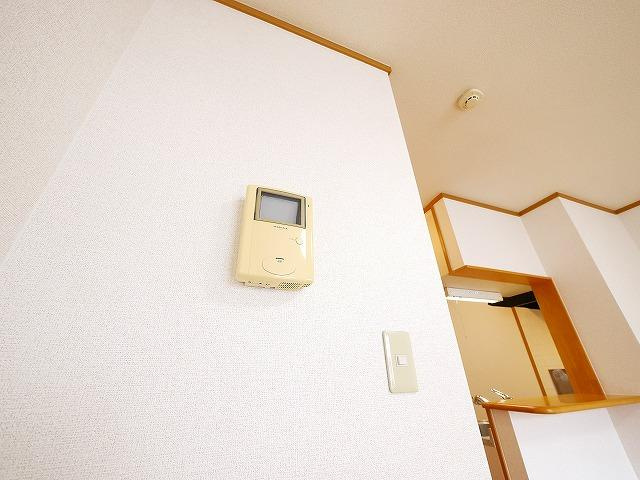 フォーリアのセキュリティ|モニター付きインターホンが付いてます。