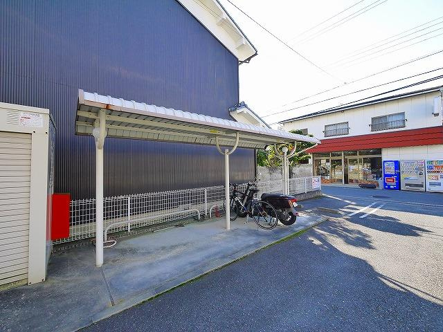 フォーリアのその他共用部分|大きな自転車置場です。