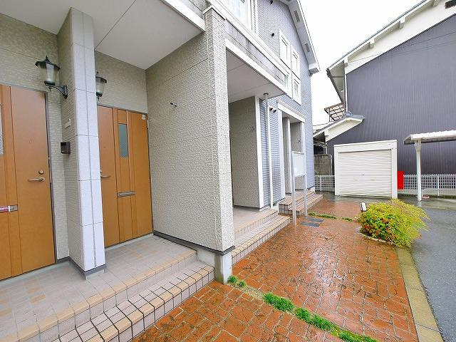 フォーリアのエントランス|清潔なエントランスです