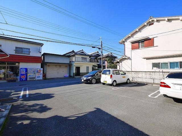 フォーリアの駐車場|駐車場に車を止められます