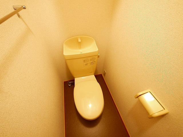 フォーリアのトイレ|落ち着いたトイレです