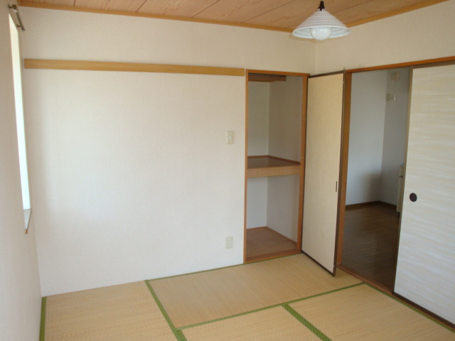 サニーホームズオザキの居間・リビング