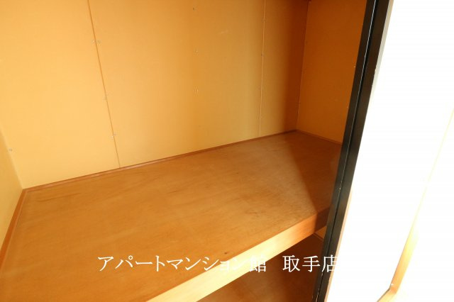 ロキシーウェルドの収納