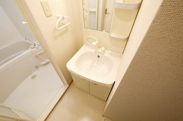 フルーア　ケイの洗面所|あると嬉しい独立洗面台です