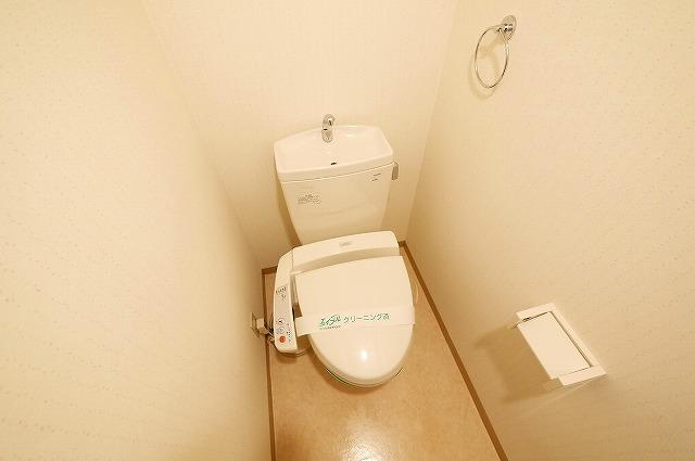 フルーア　ケイのトイレ|人気のウォシュレットタイプです