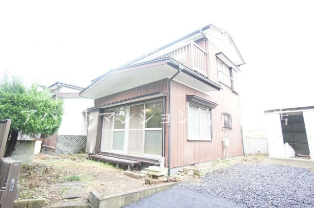野々井貸家の外観