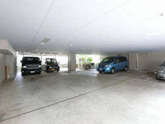 【駐車場】