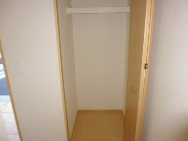 Ｐａｌｏ　Ｓａｎｔｏ　Eの収納