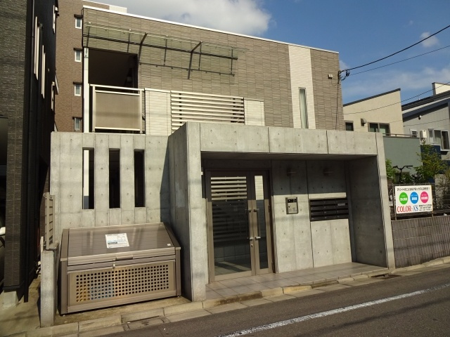 エクセル1のエントランス