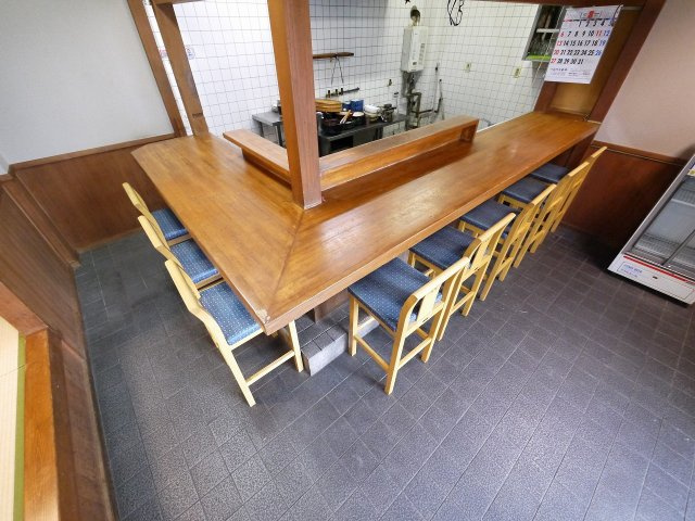 サンプラザ南京終の内装