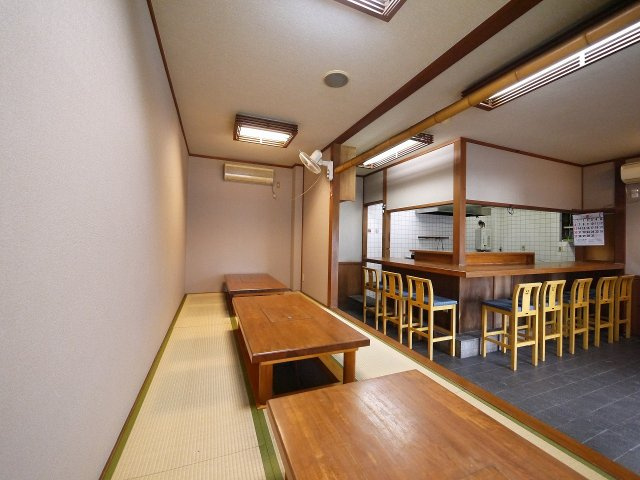 サンプラザ南京終の内装