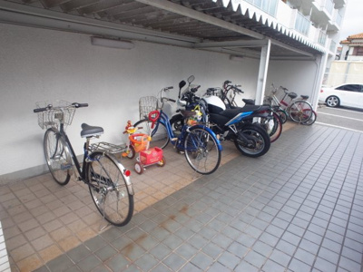 【その他共用部分】 | ホワイトヴィレッジ | 駐輪場