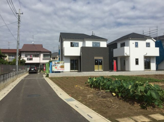 【前面道路含む現地写真】 | 前面道路含む現地写真です