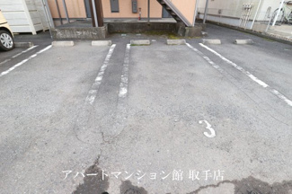 【駐車場】