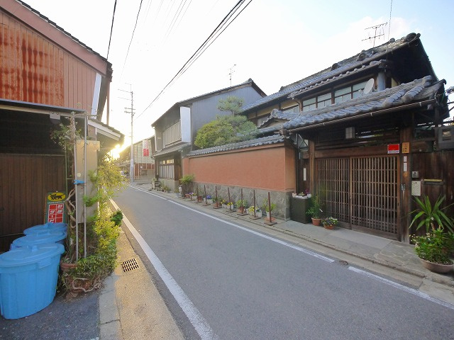 マンションアモリーノの周辺