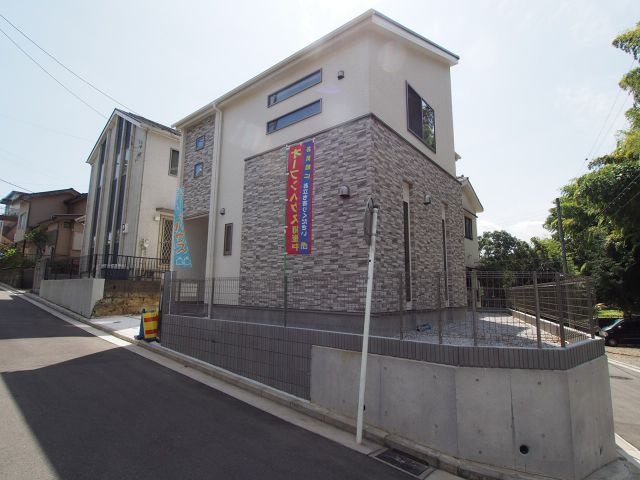 保土ヶ谷区新桜ヶ丘１丁目　新築戸建ての外観