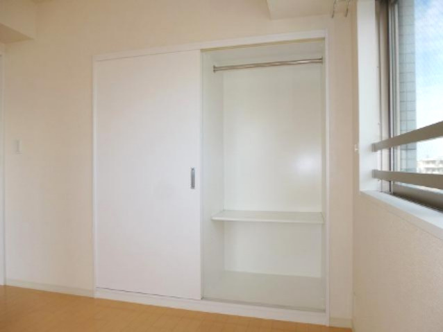 ParkAxis仲御徒町の収納|パークアクシス仲御徒町の６．２帖のスライドドア収納